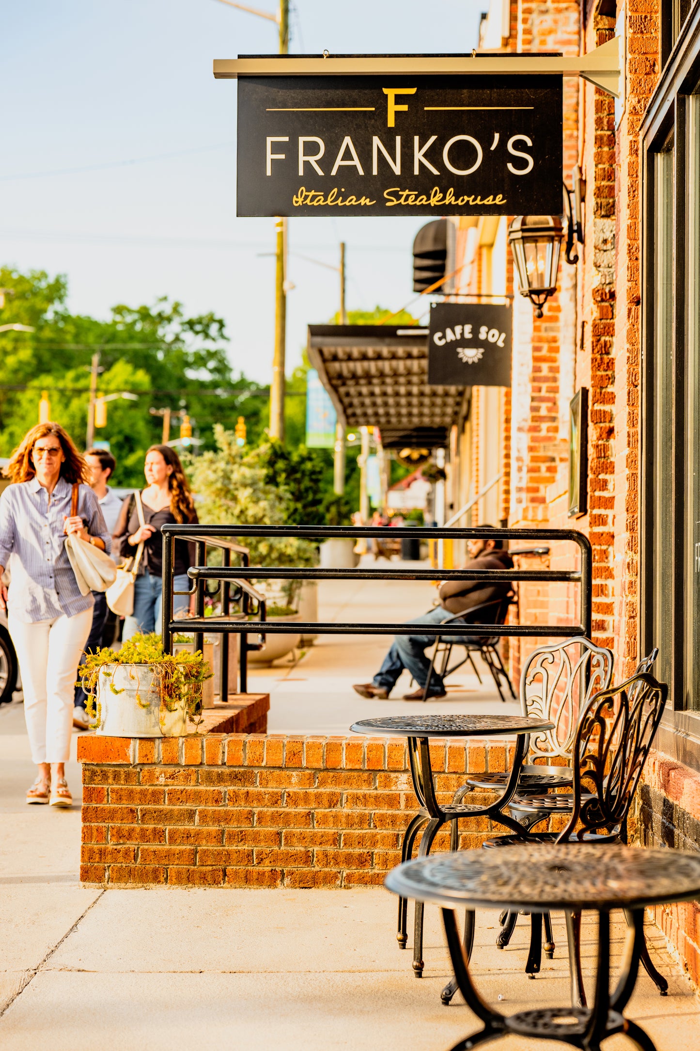 Commercial and Retail Photography/Videography